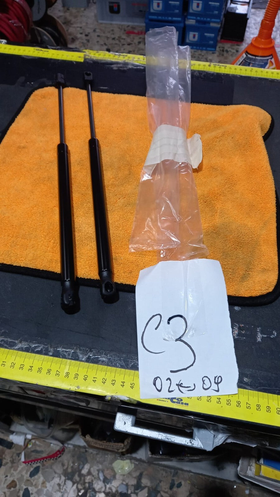 COPPIA ,PISTONI ,MOLLE ,AMMORTIZZATORI,PORTELLONE CITROEN C3 DAL 2002 AL 2009