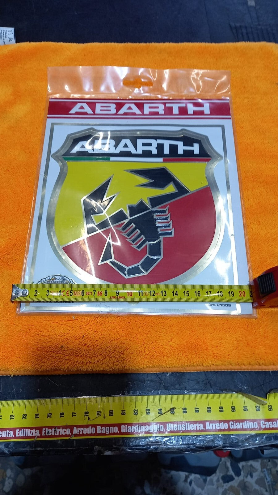 SCUDETTO ABARTH ADESIVO GIGANTE 25X20 CM.