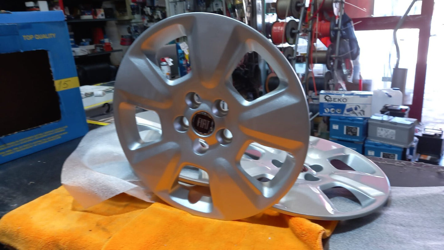 1 UNA COPPA COPRICERCHO FIAT DOBLO DAL 2010 IN POI CON CERCHIO 15''