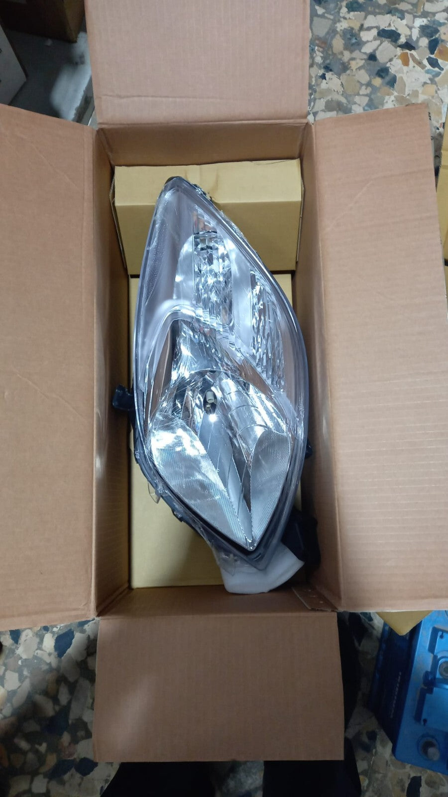 FARO ,PROIETTORE, FANALE, DX DESTRO TOYOTA YARIS DAL 2006 AL 2008 MOD ICHIKOH
