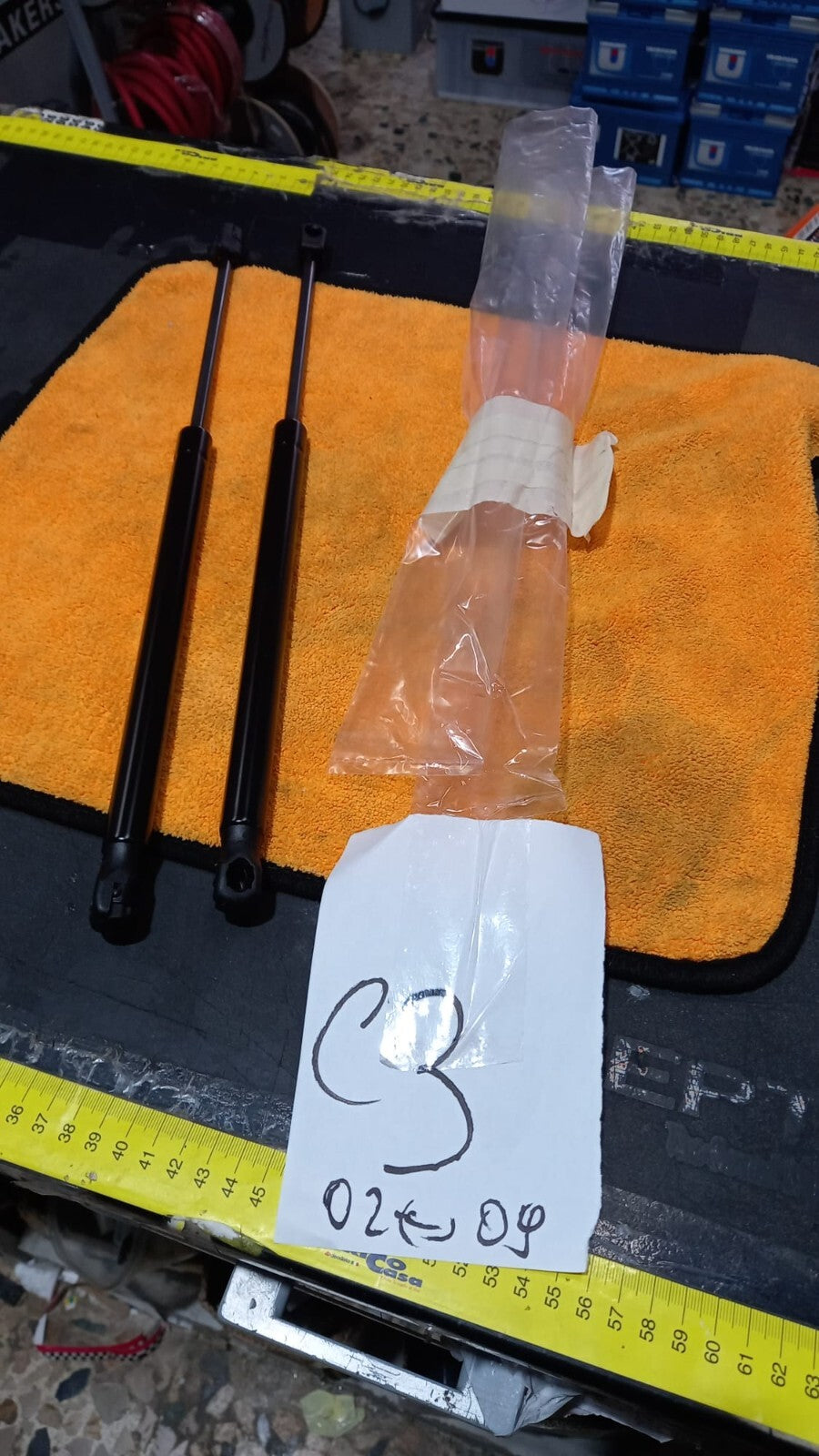 COPPIA ,PISTONI ,MOLLE ,AMMORTIZZATORI,PORTELLONE CITROEN C3 DAL 2002 AL 2009