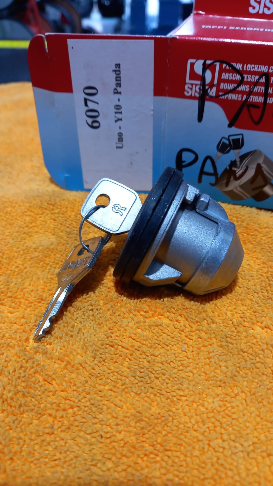 TAPPO SERBATOIO PER PANDA,DAL 86 FINO AL 2003 , PER FIAT UNO ,E Y10,TUTTE