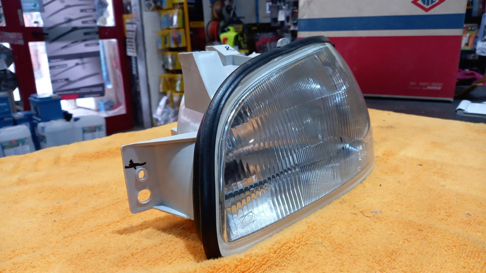 FARO PROIETTORE SX SINISTRO RENAULT CLIO DAL 1996 AL 1998