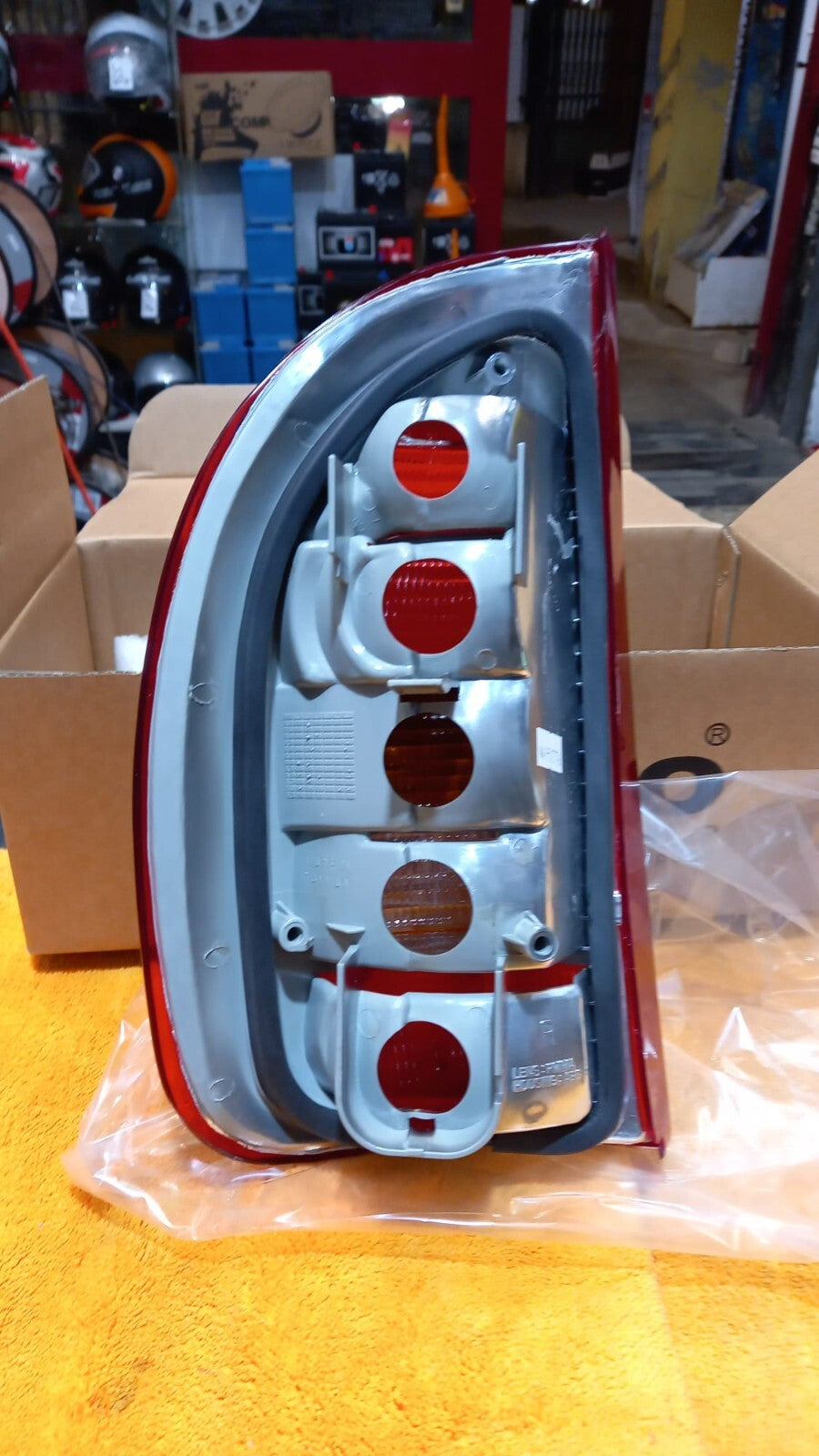 FANALE POSTERIORE DX  DESTRO OPEL CORSA   5PORTE -SW  DAL 1993 AL 2000