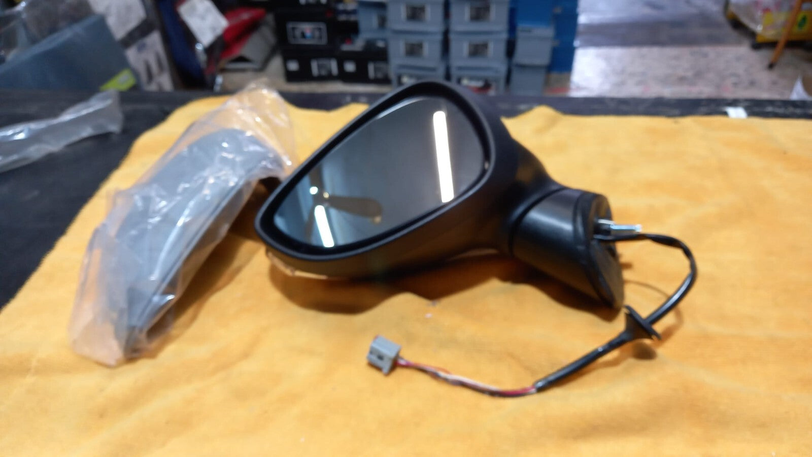 RETROVISORE SX SINISTRO ELETTRICO  PRIMER  FORD - FIESTA DAL 2013 IN POI