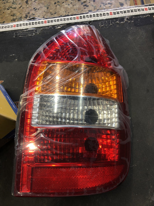 FANALE POSTERIORE DX  DESTRO OPEL ZAFIRA  DAL 1999 IN POI  MAGNETI MARELLI 62281