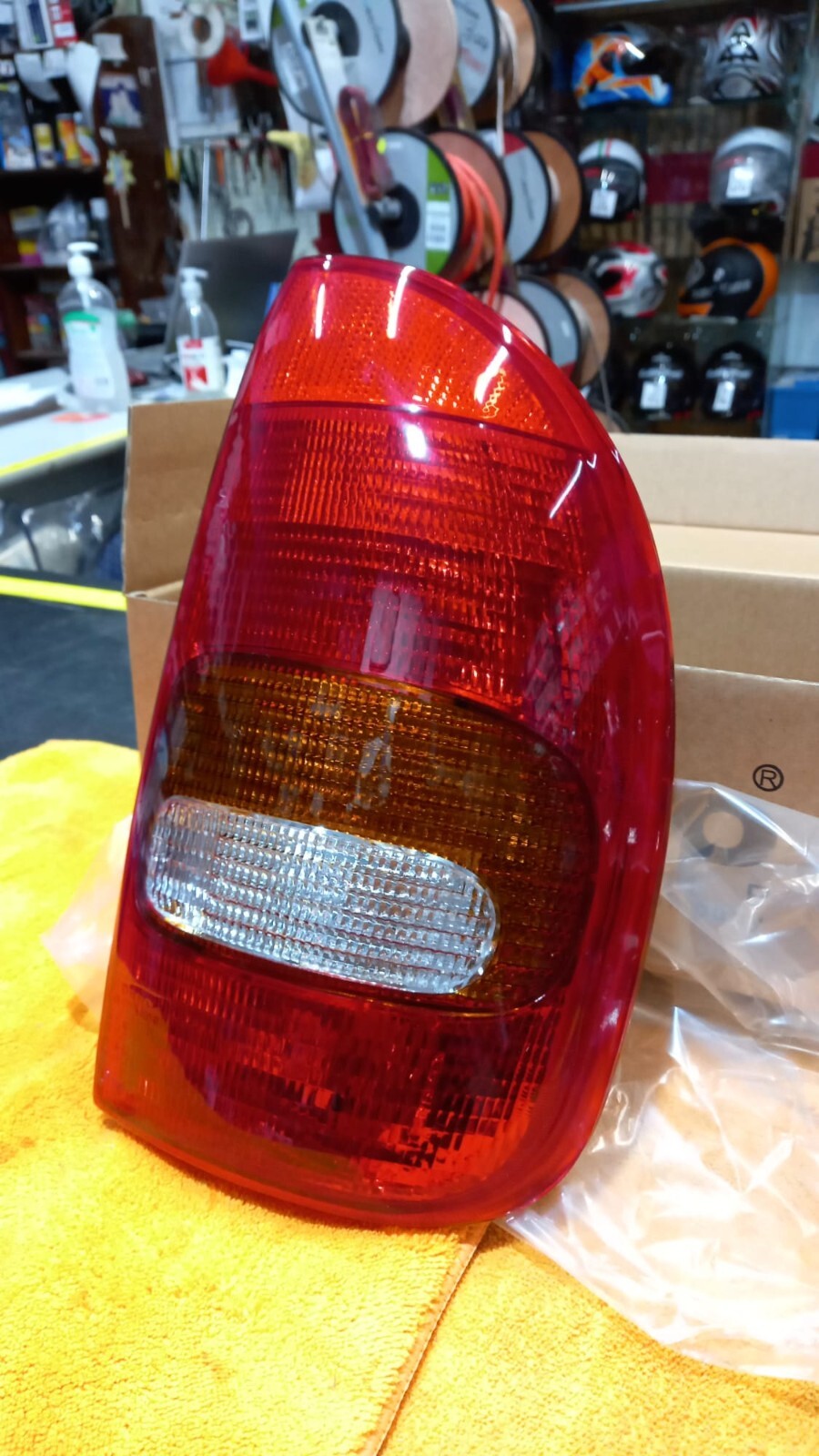 FANALE POSTERIORE DX  DESTRO OPEL CORSA   5PORTE -SW  DAL 1993 AL 2000
