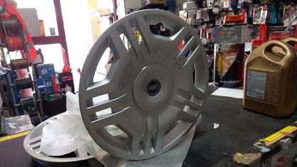 KIT 4 COPPE COPRICERCHI PER FIAT PUNTO DAL 2003 IN POI CON CERCHIO 15''