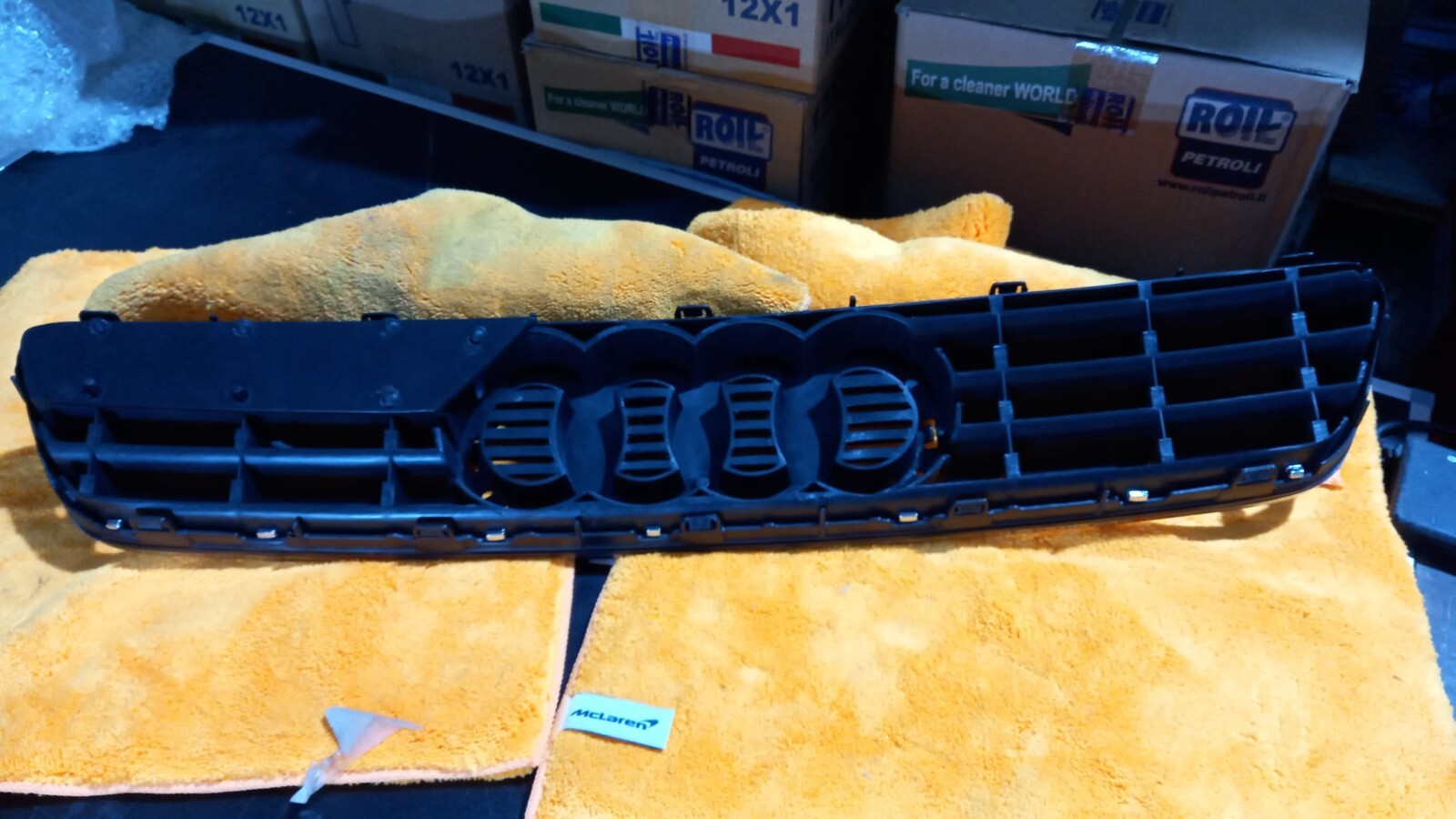 GRIGLIA ANTERIORE  AUDI A3 DAL 1996 AL 2003
