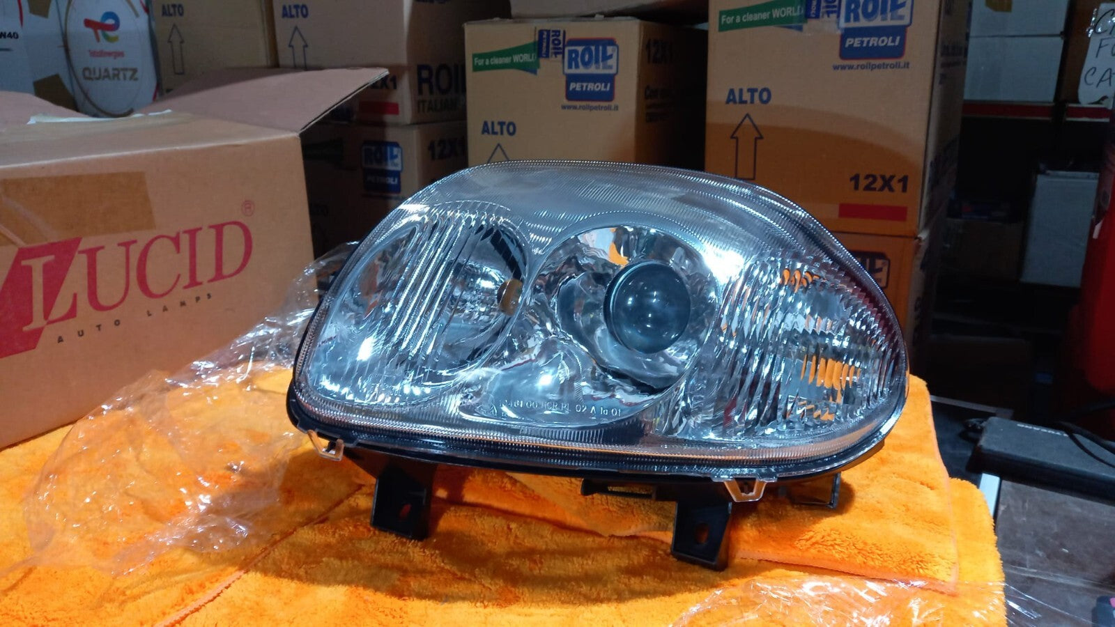 FARO PROIETTORE  LAMPADINA HB3 SX SINISTRO RENAULT CLIO DAL 1998 AL 2001