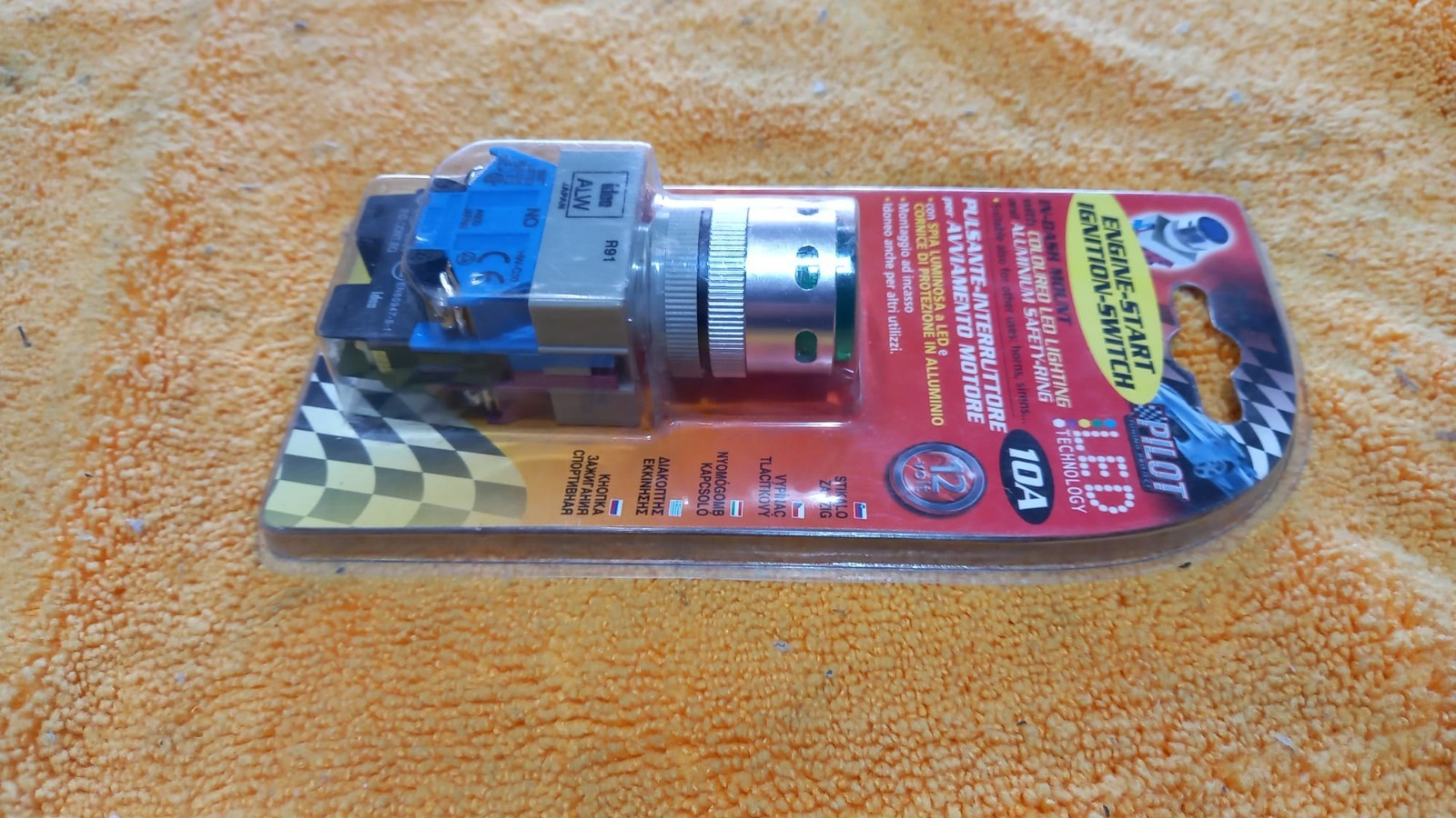 Interruttore a pulsante  12V Verde  10A Per avviamento motore. Con spia luminosa