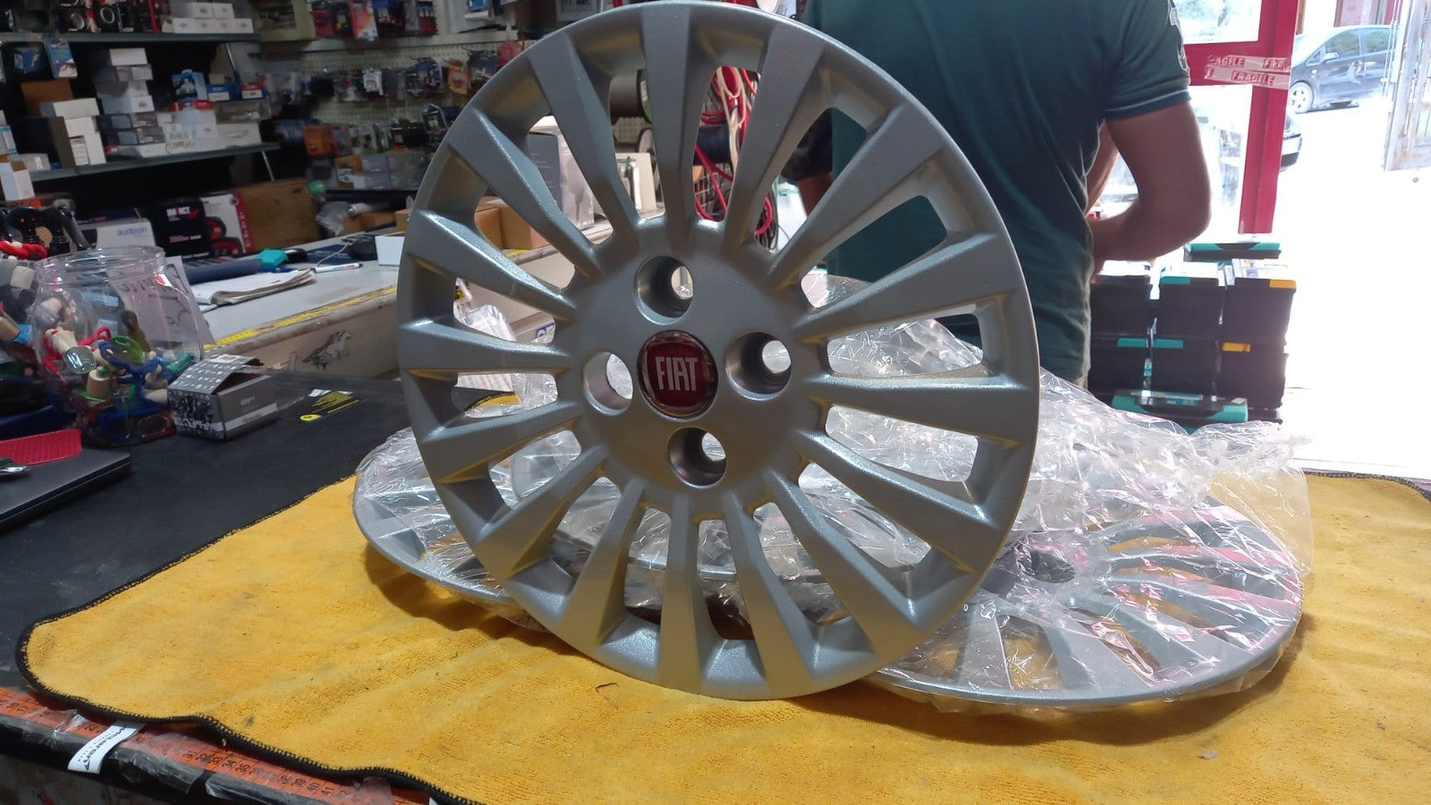 KIT 4 COPPE RUOTA  COPRICERCHI PER  FIAT  PUNTO CLASSIC =IDEA  CON CERCHIO 14''