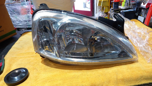 FARO FANALE PROIETTORE DX DESTRO OPEL CORSA C DAL 2003 AL 2006 H7-H1
