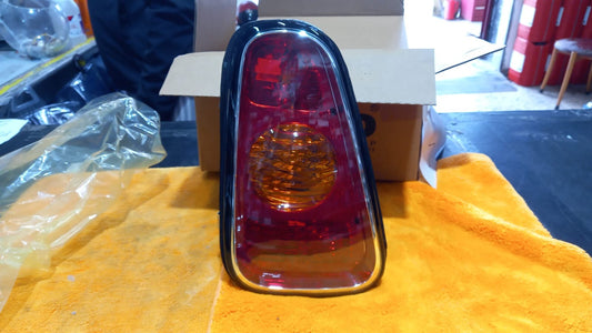 882-1902L-UE   FANALE POSTERIORE SX SINISTRO  MINI ONE =COPER   DAL 2001 AL 2004