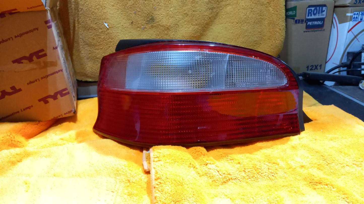 TYC 11-0020-01-2 FANALE POSTERIORE SX SINISTRO  CITROEN SAXO DAL 1999 AL 2002