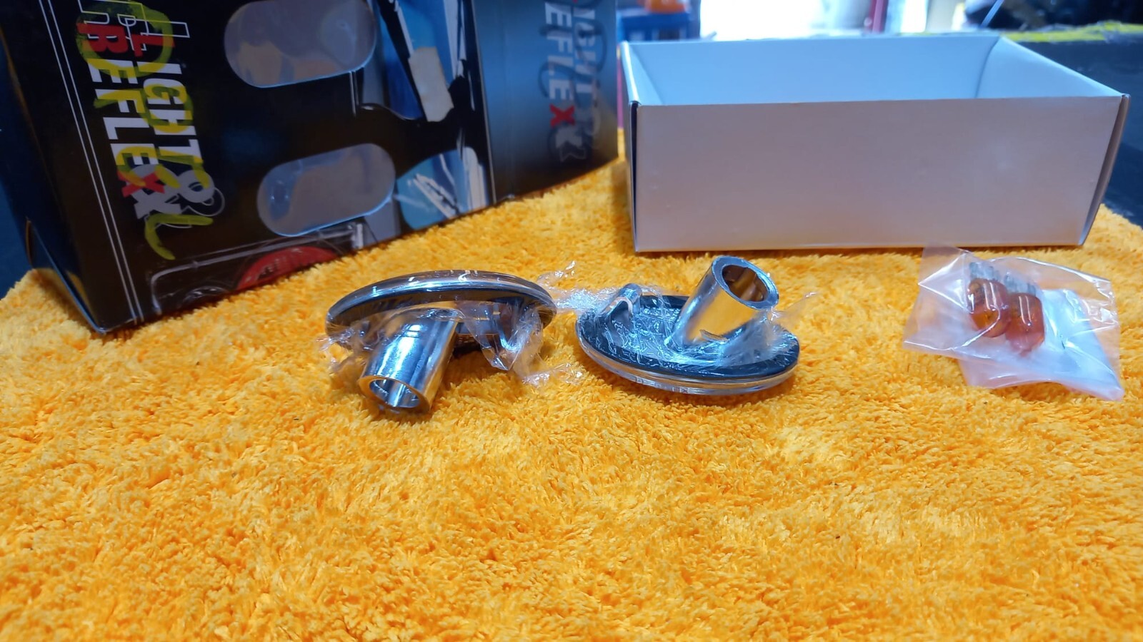KIT FANALINI FRECCIA LOOK SPORTIVO PER OPEL CORSA DAL 1993 AL 2006 ,OPEL TIGRA