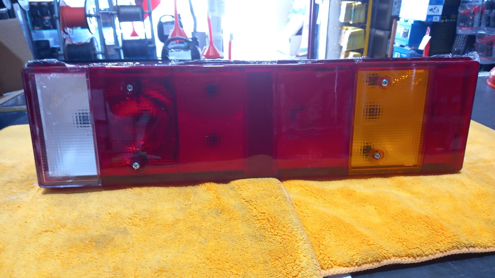 FANALE POSTERIORE DX IVECO CAMION,BILICI ,TIR,AUTOCARRI FURGONI