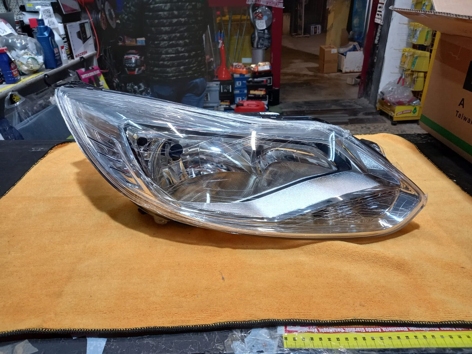 FARO,FANALE,PROIETTORE,DX DESTRO FORD FOCUS DAL 2011 AL 2013 PARABOLA CROMATA