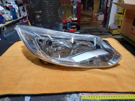 FARO,FANALE,PROIETTORE,DX DESTRO FORD FOCUS DAL 2011 AL 2013 PARABOLA CROMATA