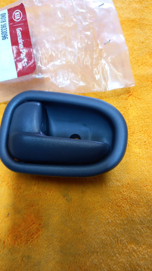 0K0185933096 MANIGLIA INTERNA SX SINISTRA ANT.-POST.KIA SPORTAGE DAL 97 AL 2003