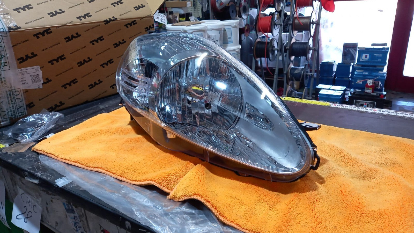 FARO PROIETTORE DX DESTRO FIAT GRANDE PUNTO DAL 2008 IN POI PRESA VIOLA