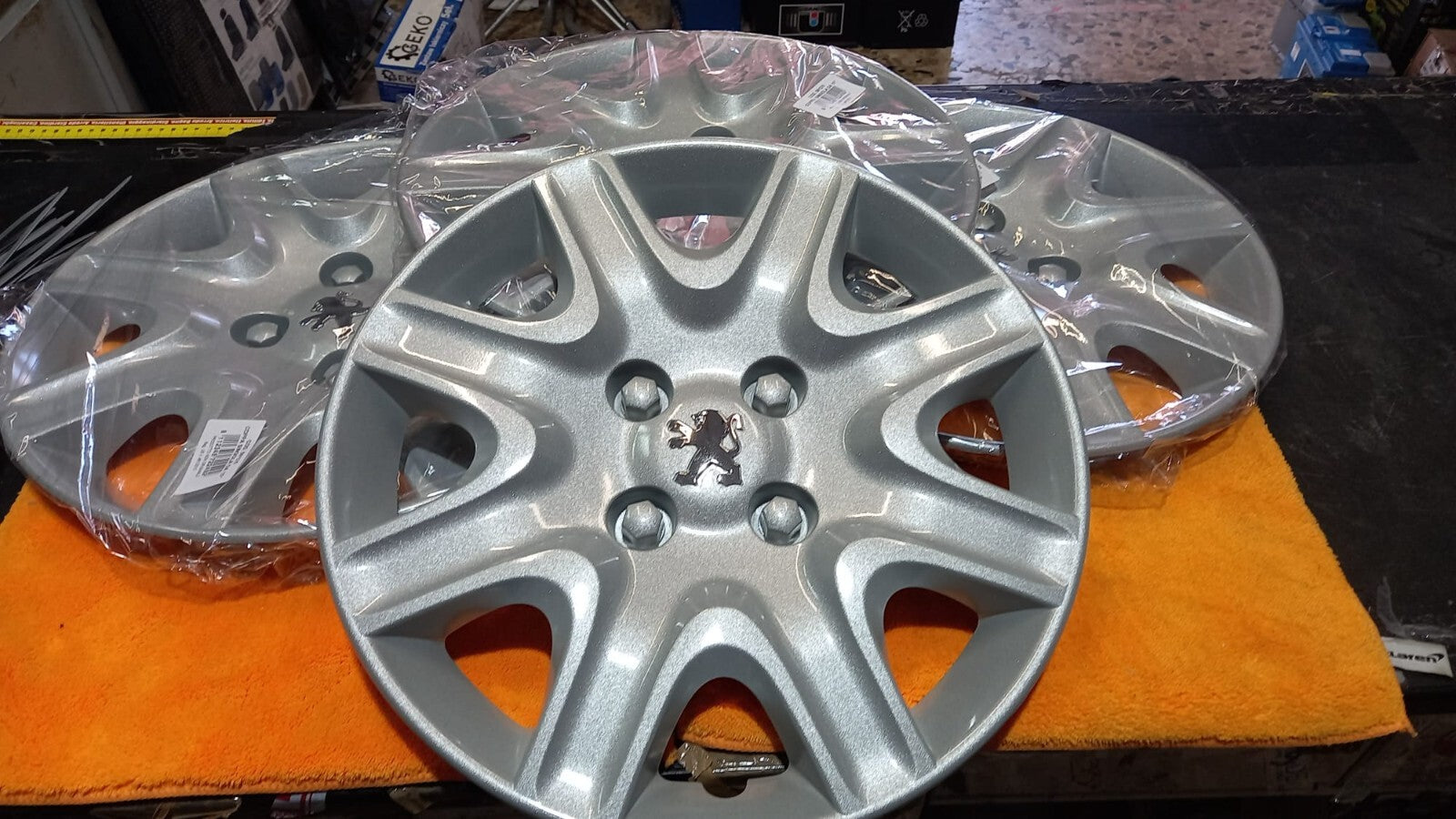 KIT 4 COPPE COPRICERCHI PER PEUGEOT 308 DAL 2007 IN POI CON CERCHIO 15''