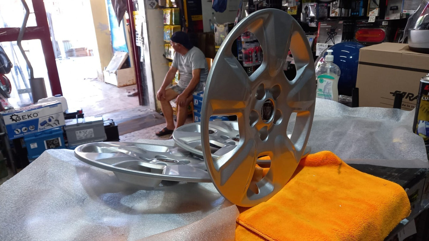 1 UNA COPPA COPRICERCHO FIAT DOBLO DAL 2010 IN POI CON CERCHIO 15''
