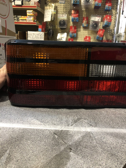 FANALE POSTERIORE SX SINISTRO PER FORD ORION DAL  1986 IN POI  6138969 ORIGINALE