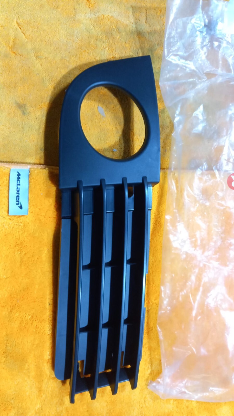 GRIGLIA PARAURTI ANTERIORE DX DESTRA  AUDI  A6 DAL 2001 IN POI