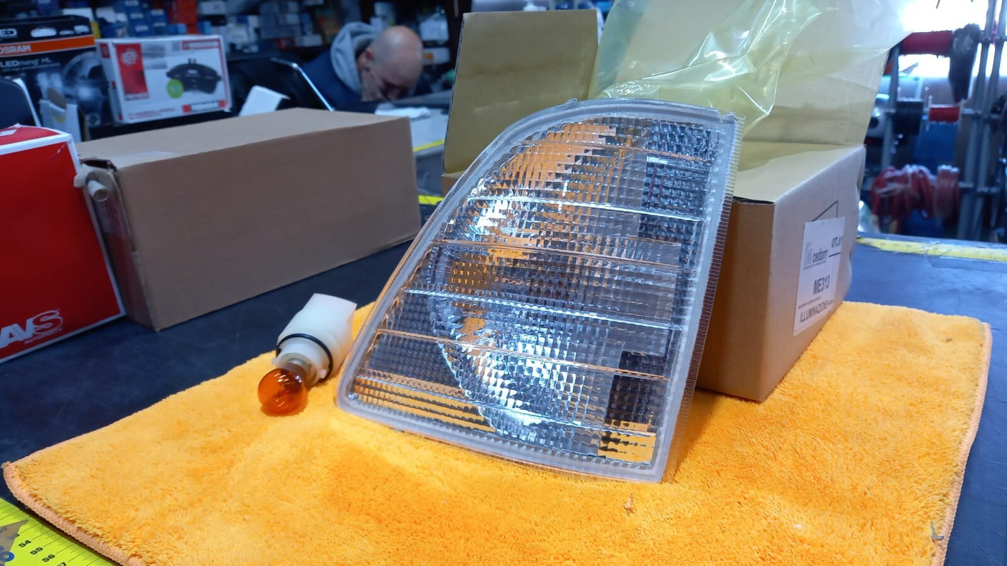 FANALE FRECCIA ANTERIORE DX DESTRA  MERCEDES SPRINTER DAL 1995 IN POI