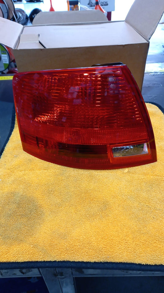 FANALE POSTERIORE SX SINISTRO ESTERNO BERLINA AUDI A4-S4-DAL 2007 AL 01-2012