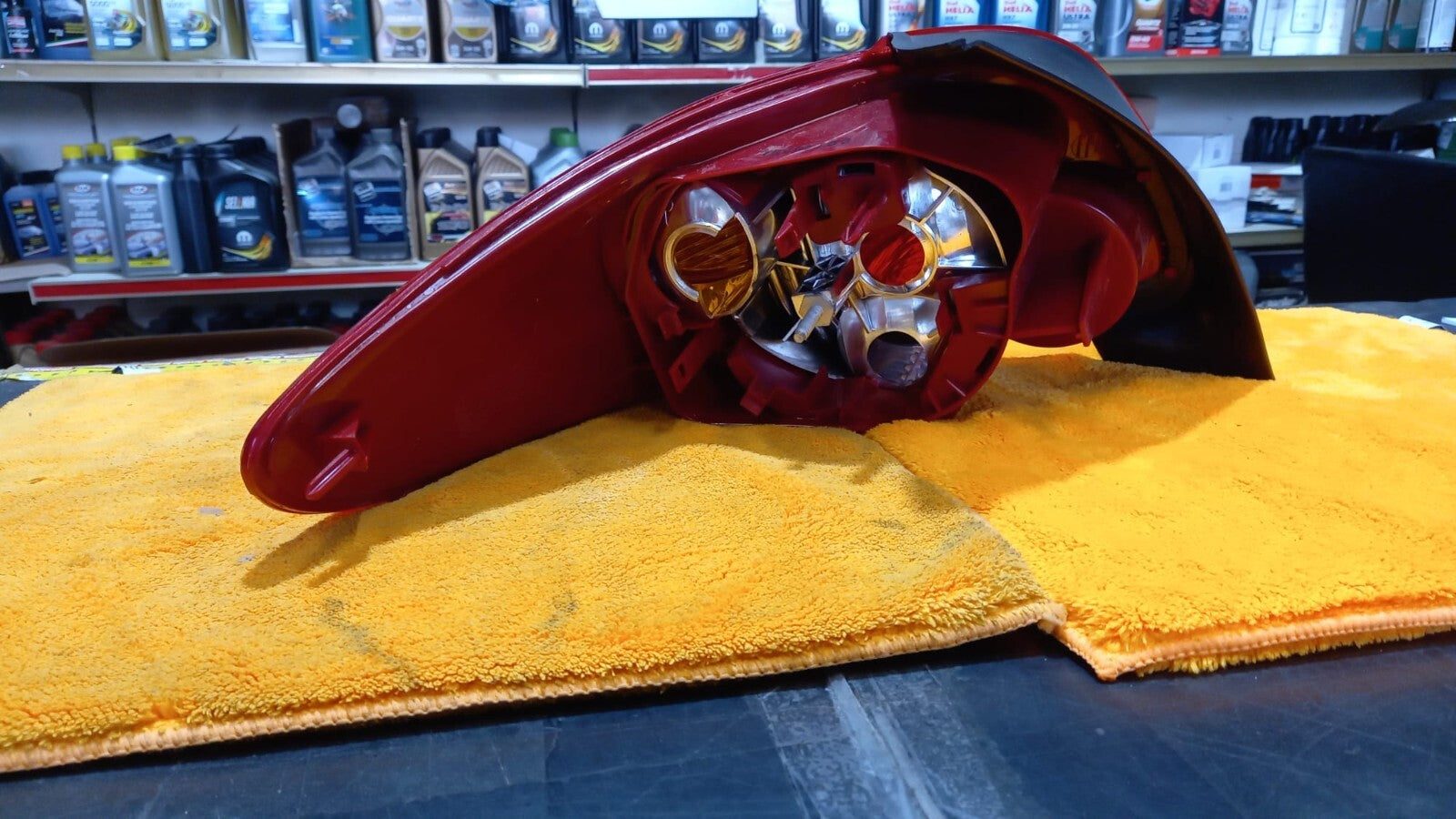 550-1931R-UE FANALE POSTERIORE DX  DESTRO  PEUGEOT  206 DAL 2003 IN POI 5 PORTE
