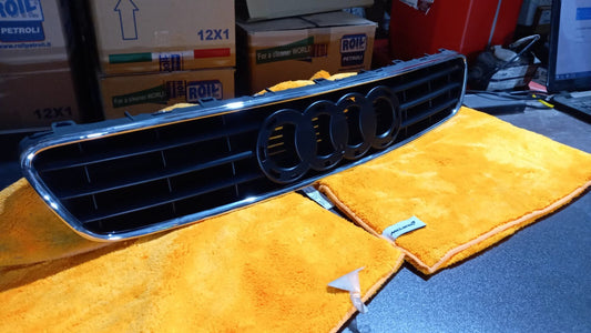 GRIGLIA ANTERIORE  AUDI A3 DAL 1996 AL 2003