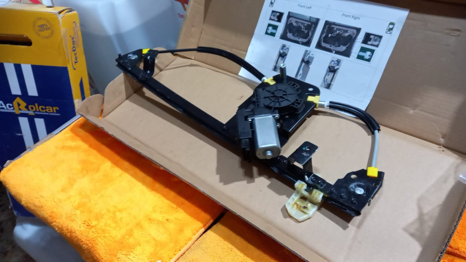 ALZAVETRO ALZACRITALLO CONFORT ANT. DX DESTRO RENAULT MODUS =8200277578, 748375