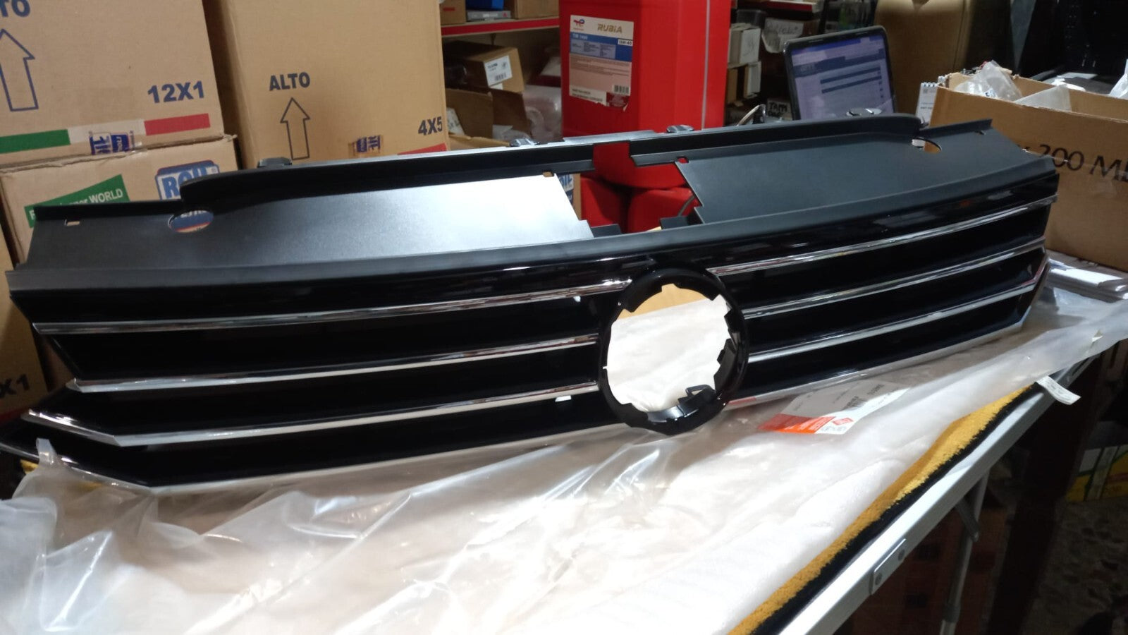0948510 ISAM GRIGLIA ANTERIORE VOLKSWAGEN PASSAT DAL 2014 IN POI
