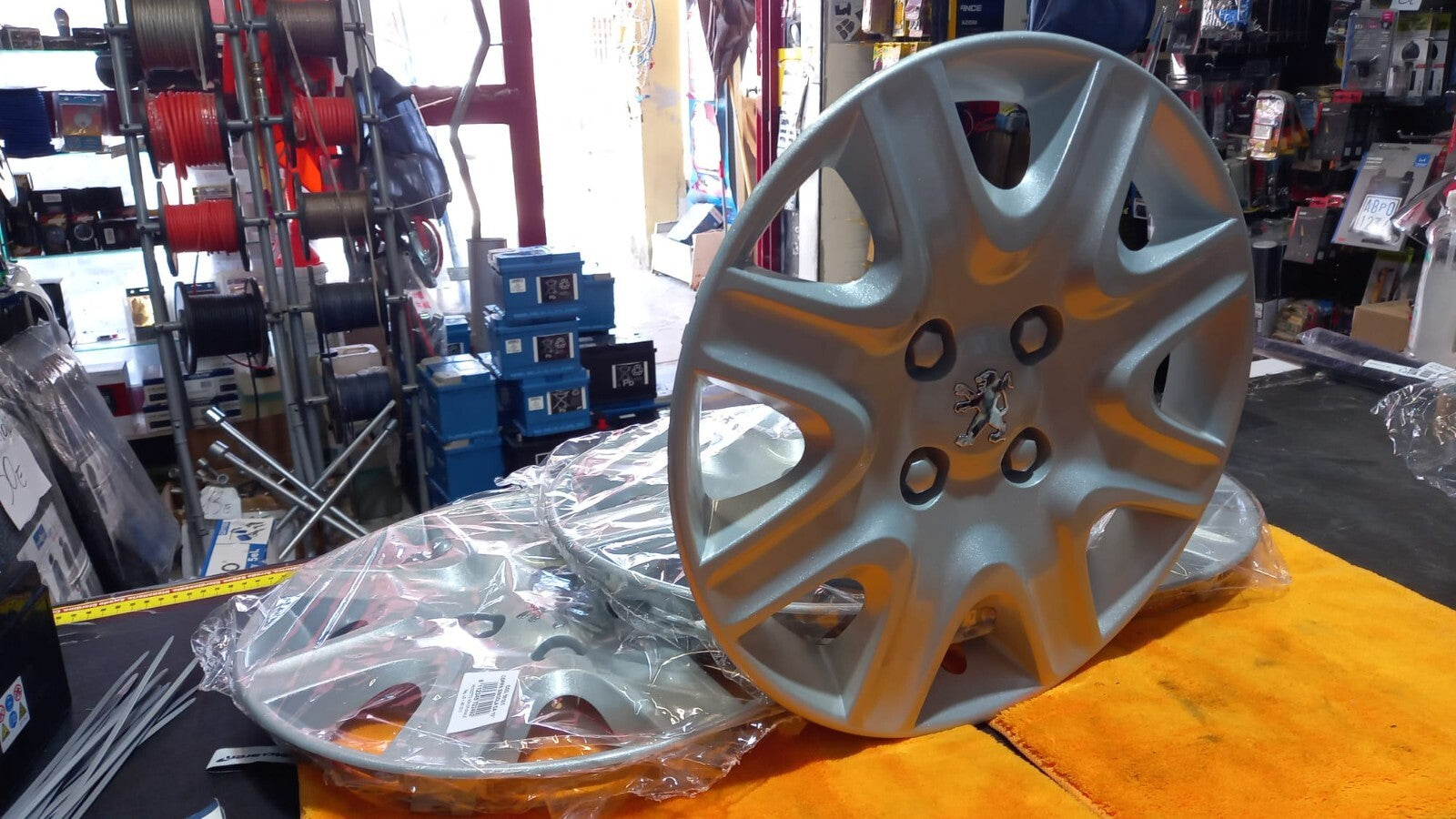 KIT 4 COPPE COPRICERCHI PER PEUGEOT 308 DAL 2007 IN POI CON CERCHIO 15''