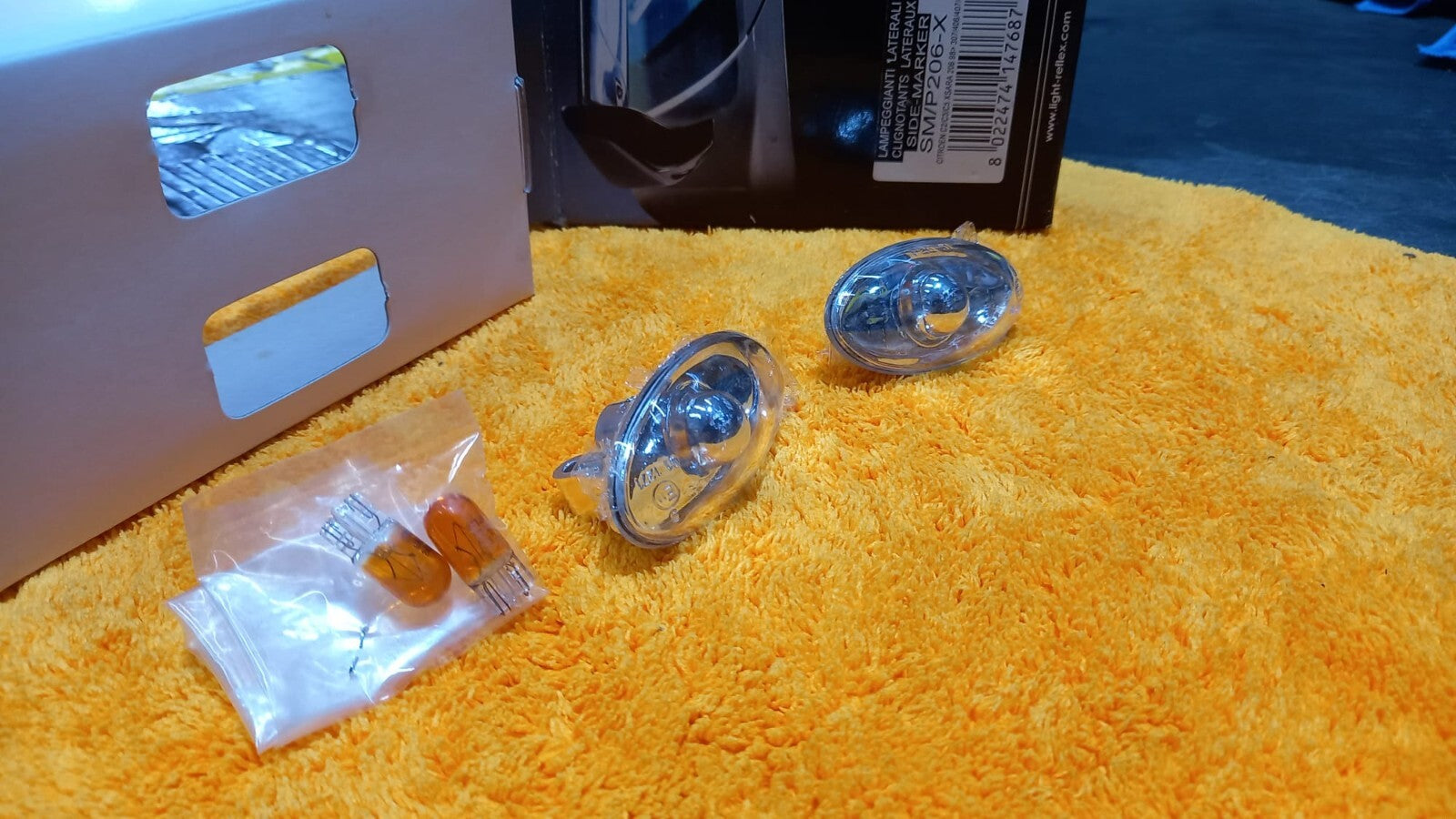 KIT FANALINI FRECCIA CRISTAL LOOK SPORTIVO PER  PEUGEOT ,CITROEN