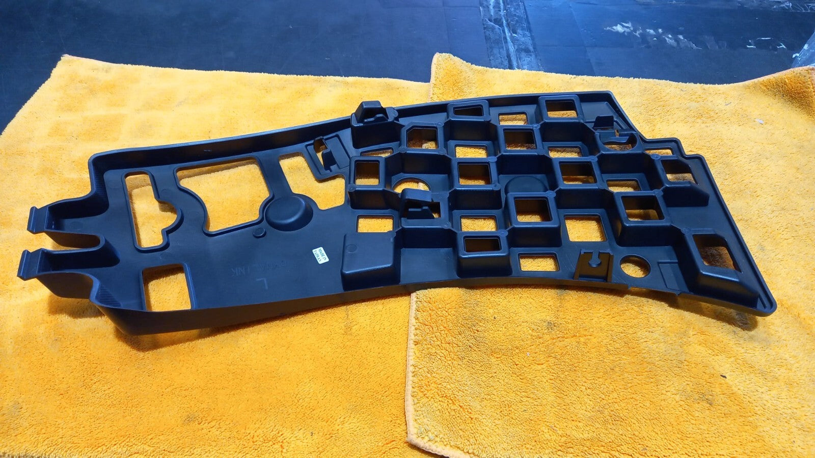 STAFFA SX SINISTRA PARAURTI ANTERIORE PEUGEOT 3008 DAL 2009 IN POI =1611188780
