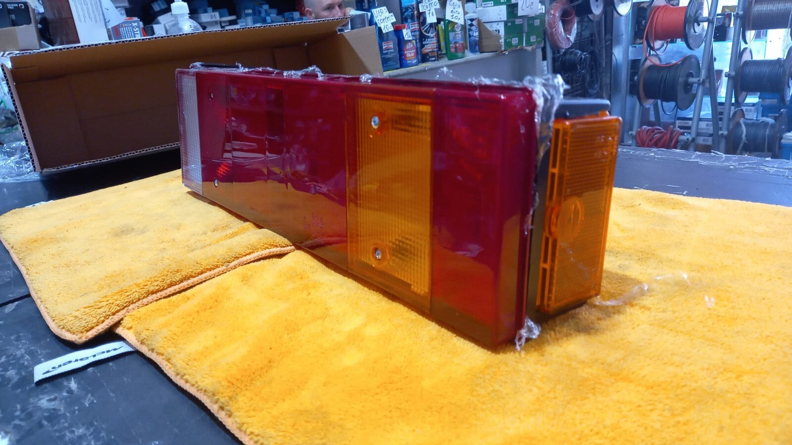 FANALE POSTERIORE DX IVECO CAMION,BILICI ,TIR,AUTOCARRI FURGONI