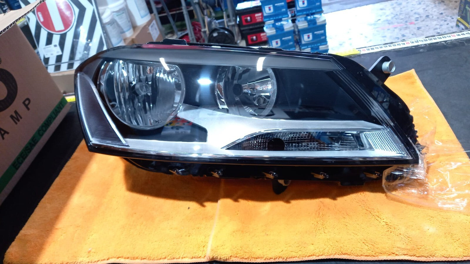 FARO PROIETTORE DX DESTRO VOLKSWAGEN PASSAT DAL 2010 IN POI
