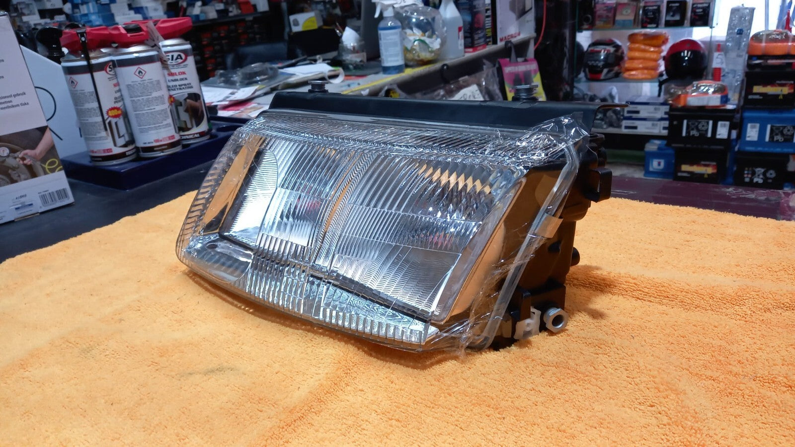 FARO PROIETTORE SX SINISTRO VOLKSWAGEN PASSAT DAL 1996 AL 2000 H7-H1 NO-FEND.