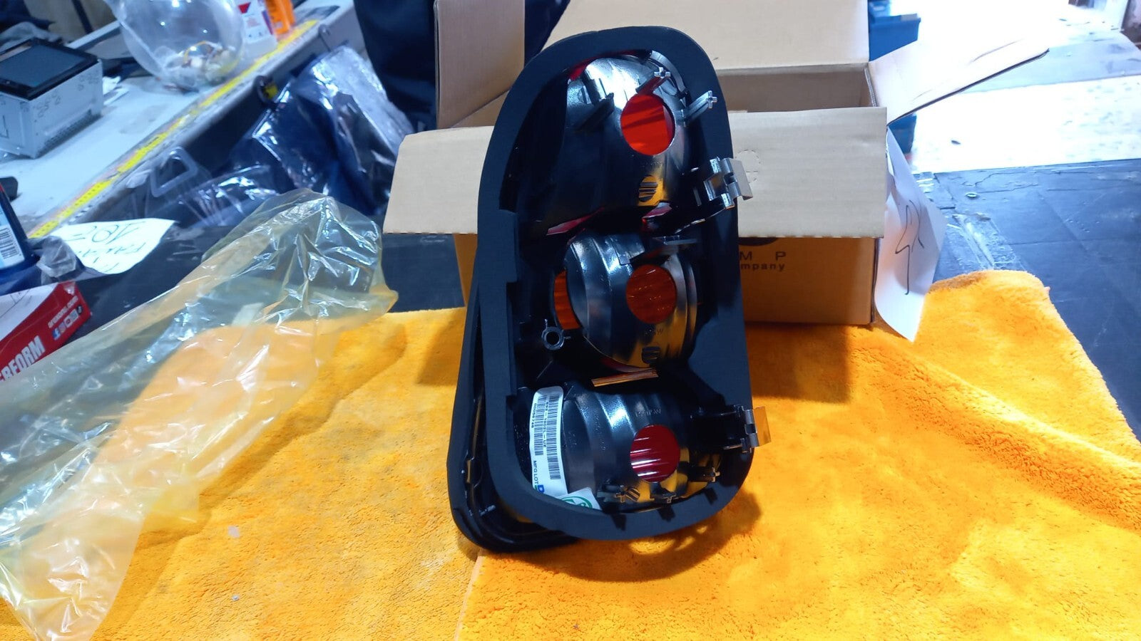 882-1902L-UE   FANALE POSTERIORE SX SINISTRO  MINI ONE =COPER   DAL 2001 AL 2004