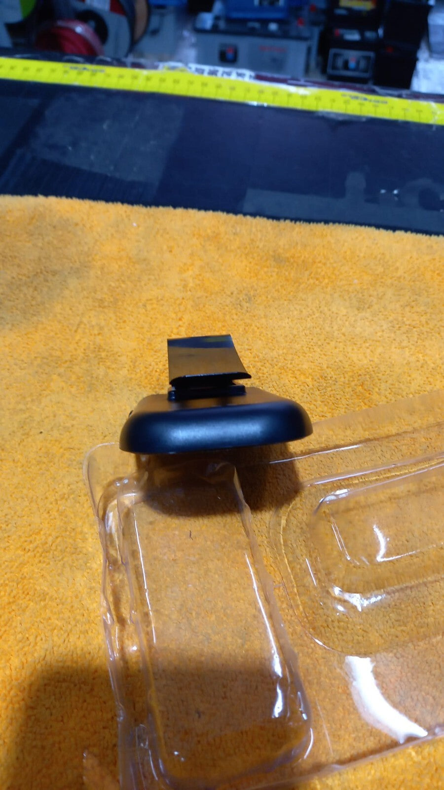 VIVAVOCE PER  AUTO, FURGONI ,CAMION ,TIR,BLUETOOTH SI AGGANGIA ALETTA PARASOLE