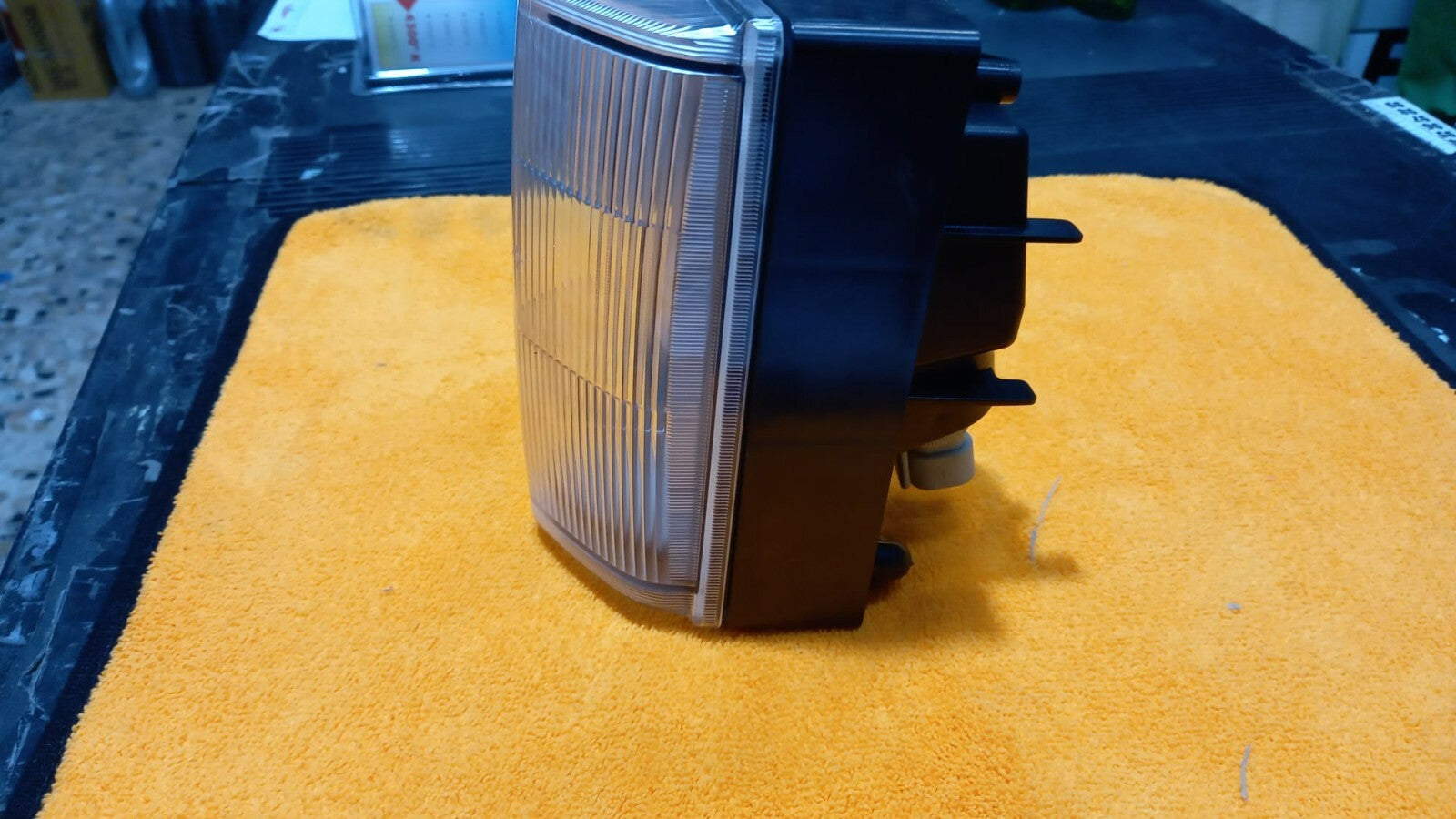 FANALE FRECCIA ANTERIORE DX DESTRA IVECO  EUROSTAR -EUROTECH FINO AL 2002