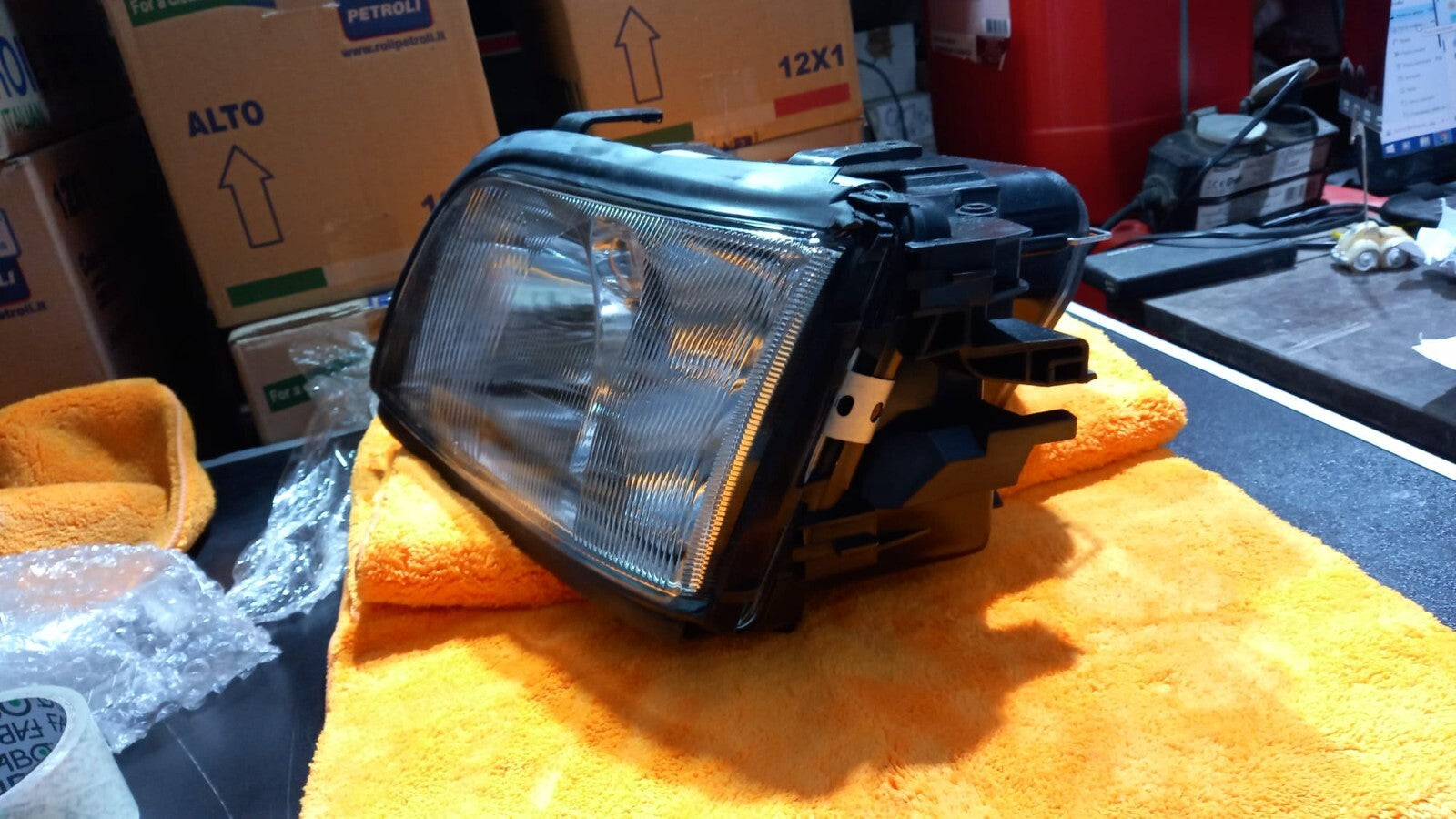 FARO PROIETTORE FENDINEBBIA SX SINISTRO AUDI A6 DAL 1994 AL 1997