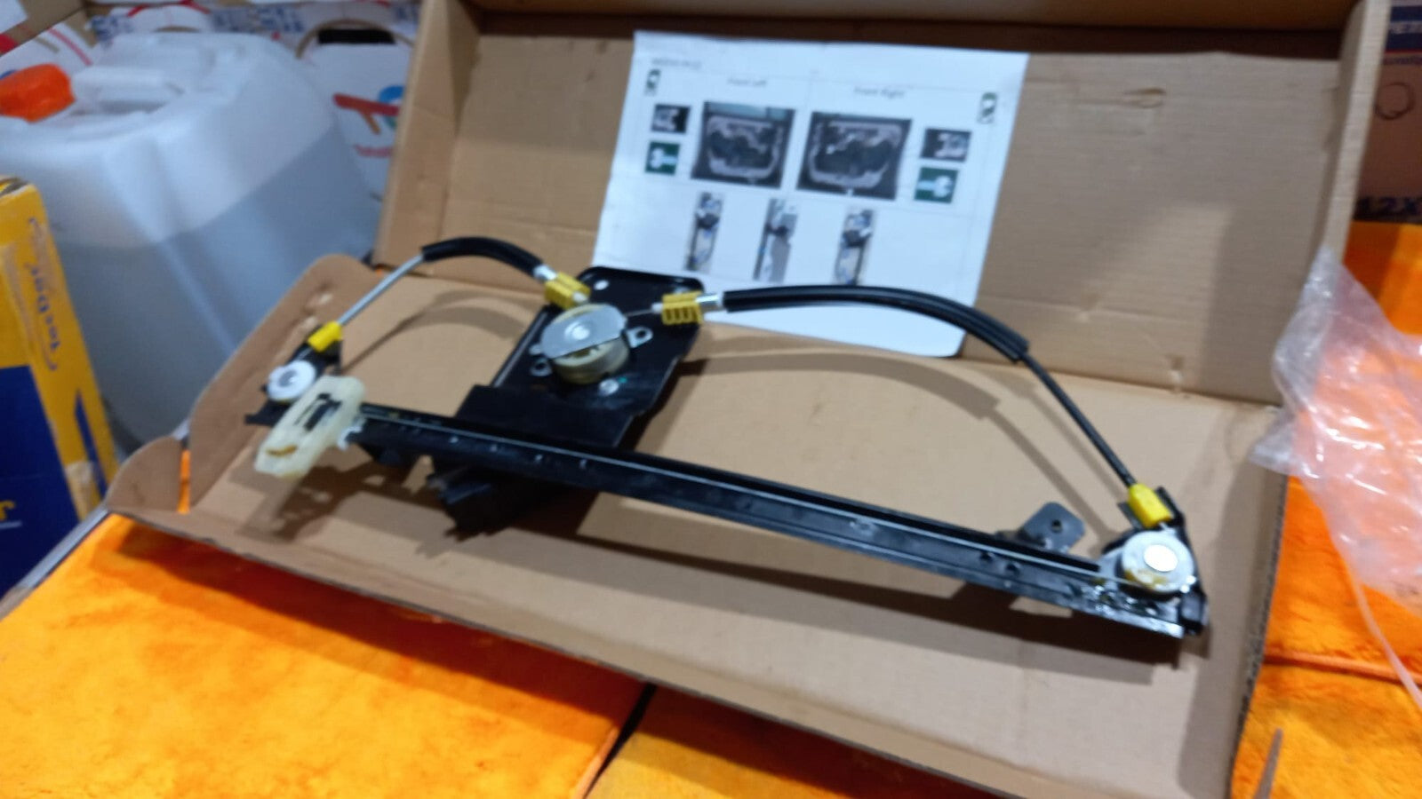 ALZAVETRO ALZACRITALLO CONFORT ANT. DX DESTRO RENAULT MODUS =8200277578, 748375