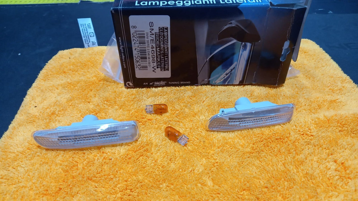 KIT FANALINI FRECCIA LOOK SPORTIVO  BIANCO BMW  SERIE 3 E 46 DAL 1998 AL 2002
