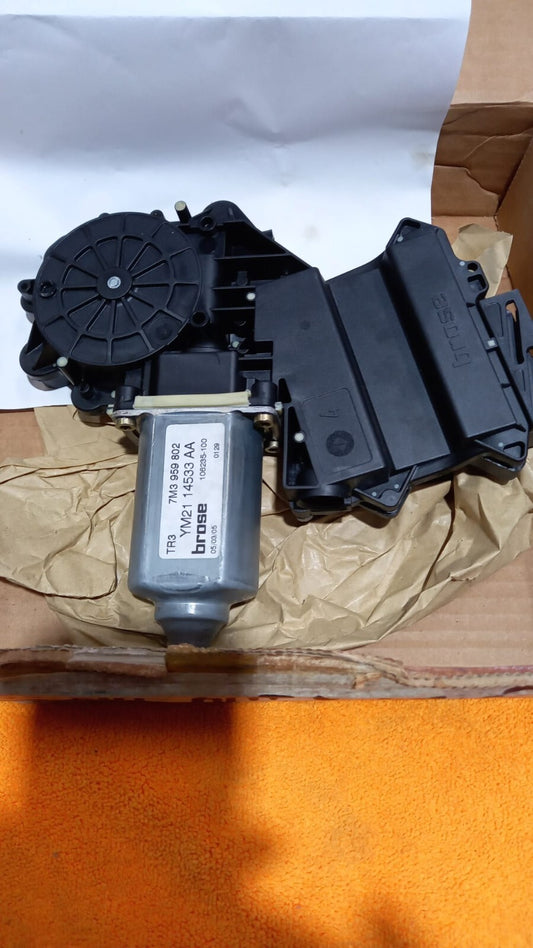 MOTORINO ALZACRISTALLO ANTERIORE  DX FORD GALAXI 1108580 ORIGINALE