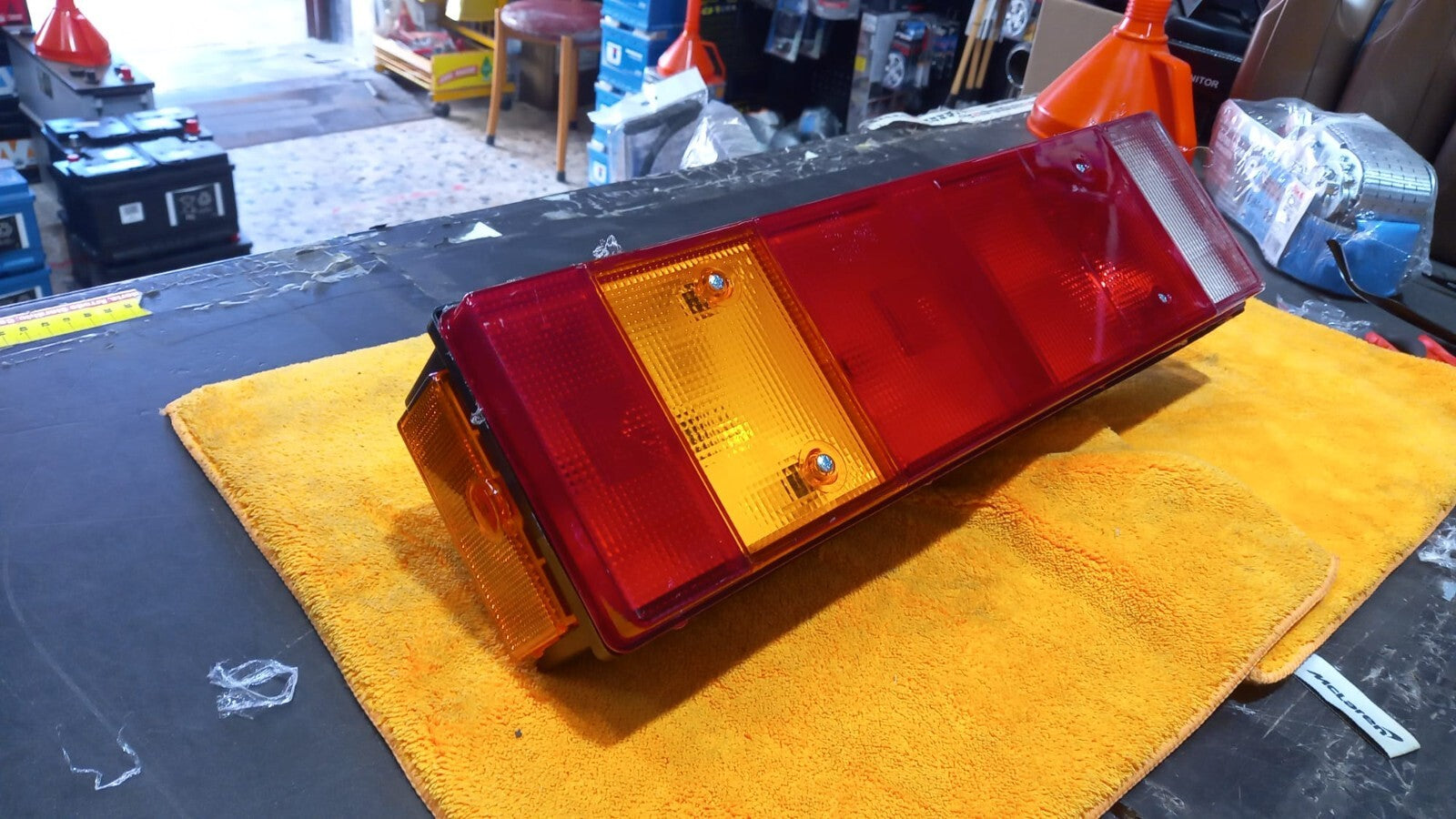 FANALE POSTERIORE SX SINISTRO PER IVECO CAMION AUTOACARRI ,TIR,BILICI,FURGONI