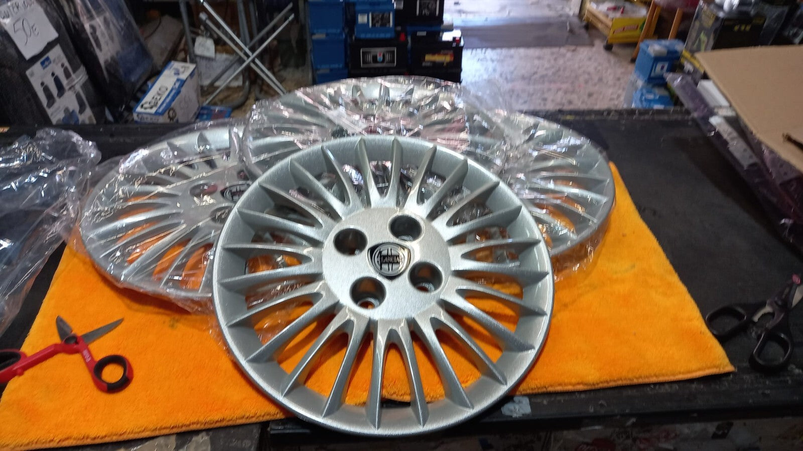 KIT 4 COPPE COPRICERCHI PER LANCIA YPSILON DAL 2003 IN POI CON CERCHIO 14''